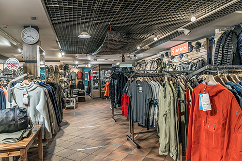 Diving-shop-15.jpg Diving-shop-15.jpg
