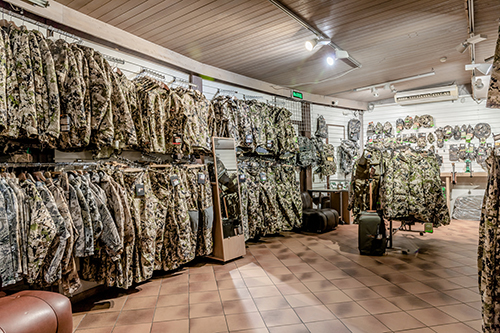 Diving-shop-9.jpg Diving-shop-9.jpg